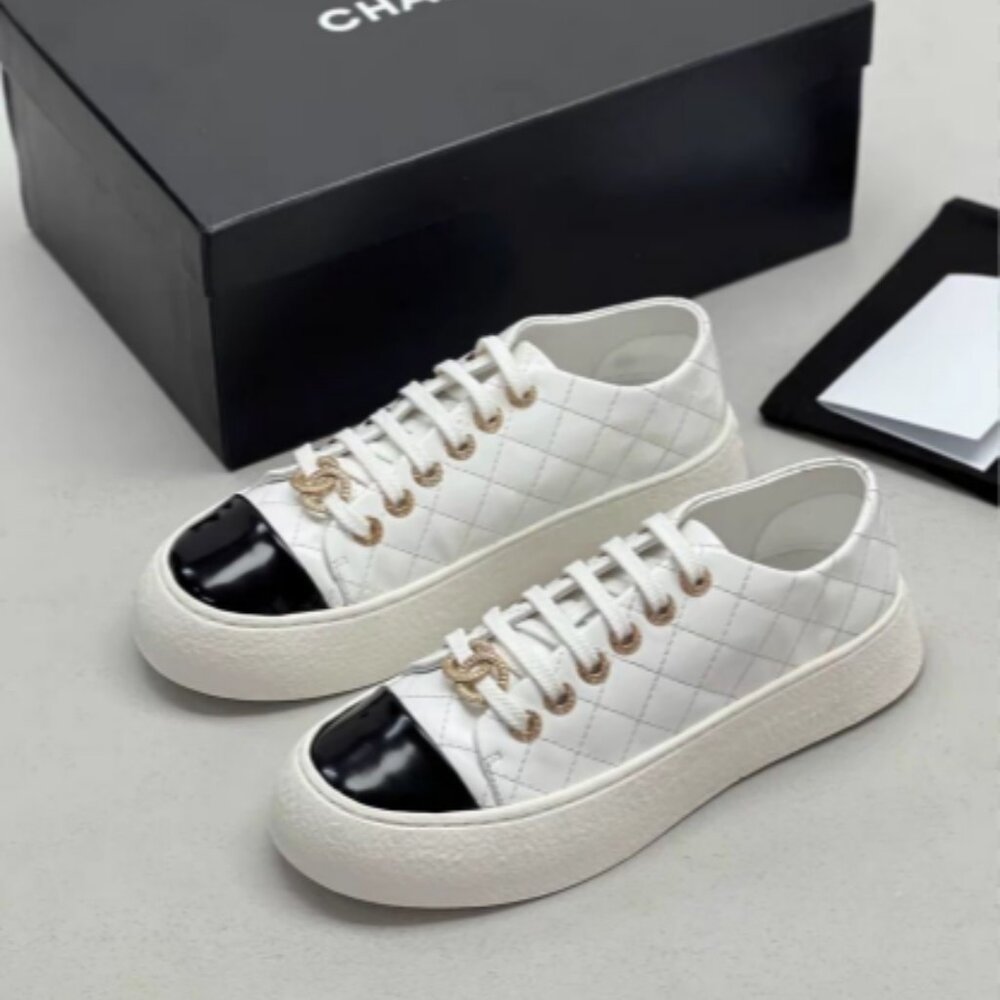 CHANEL 25A sneakers size 39